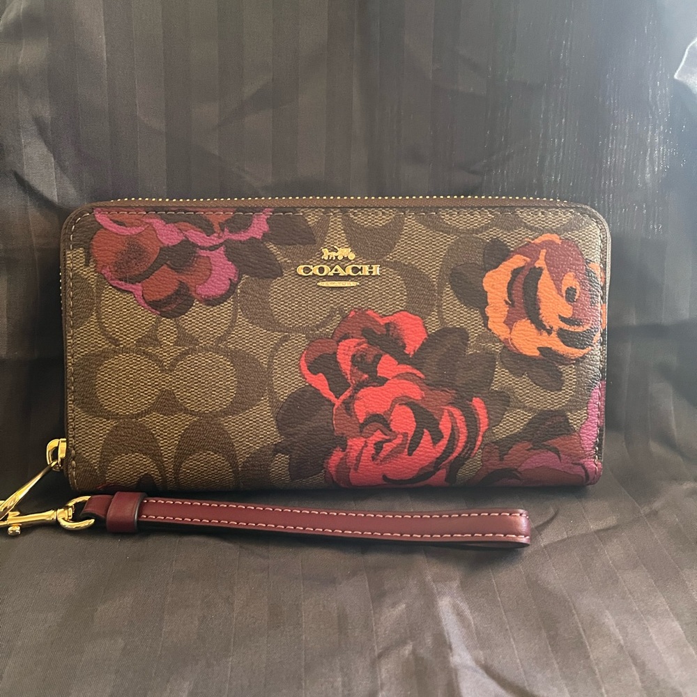 Coach jumbo floral wallet